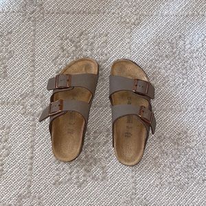 Birkenstock’s kids Arizona sandals